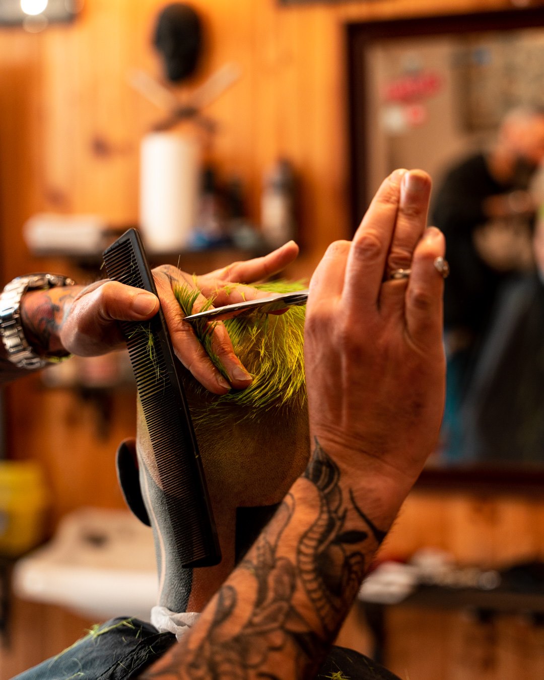 Corte de cabelo em curso