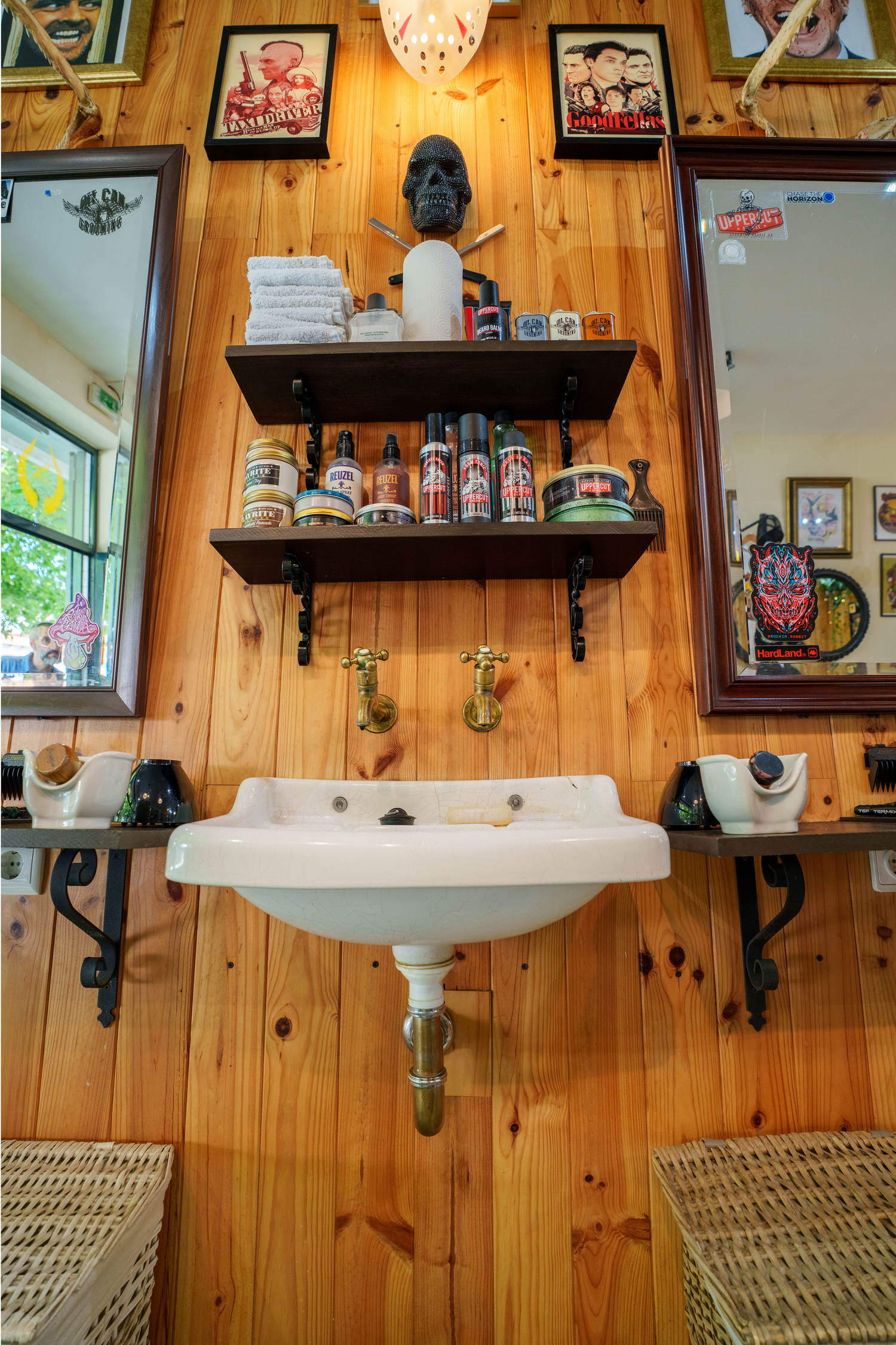 Luciffer's Hair Salon & Barbershop – Porto

Barbershop photos, hair salon images, beard grooming, haircuts, beard trims, coloring services, Luciffer's Porto, Layrite, Suavecito, Uppercut, Oil Can Grooming, Proraso, Reuzel, custom merchandise, t-shirts, caps, hoodies, Praça da Alegria 60, Bonfim, Porto.
